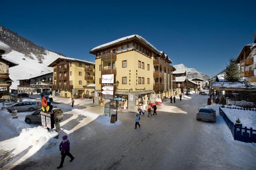 Hotel Touring image 12