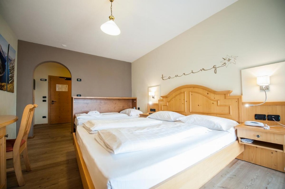 Room image 3