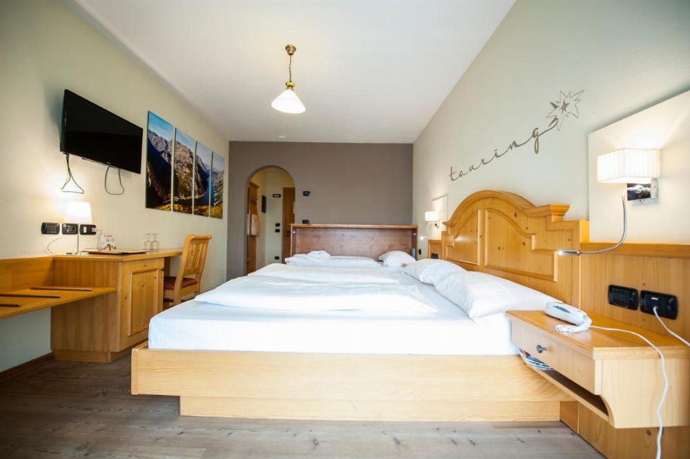 Room image 4