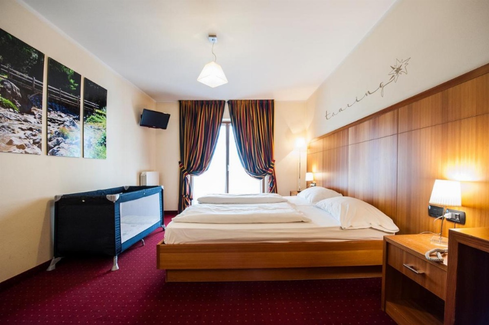Room image 3