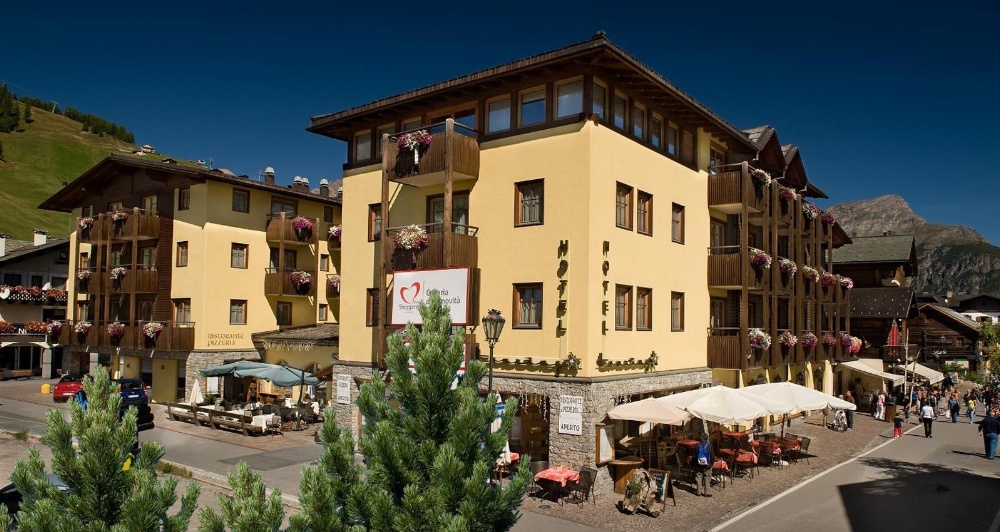 Hotel Touring Main image