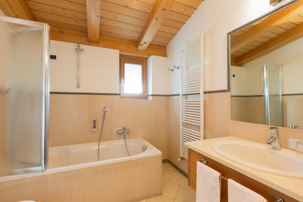 Room image 3