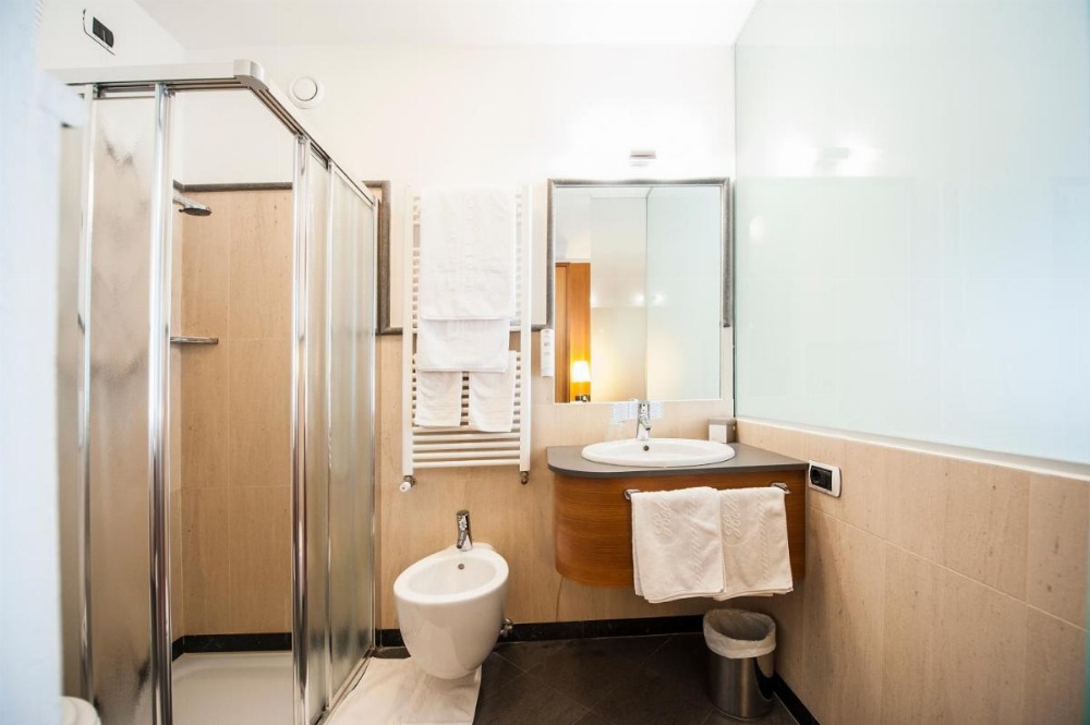 Room image 5