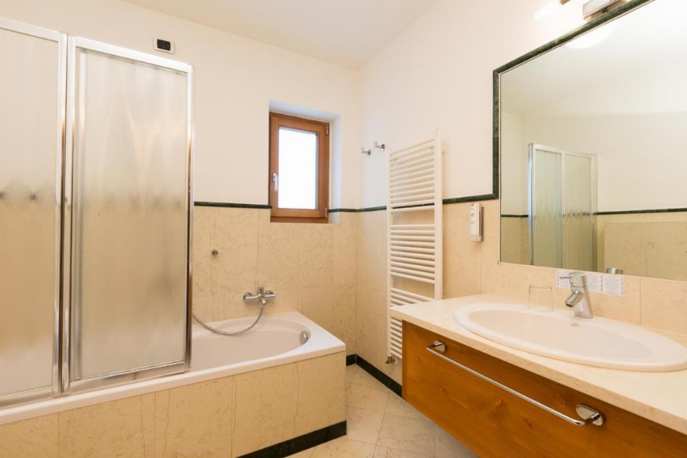 Room image 5